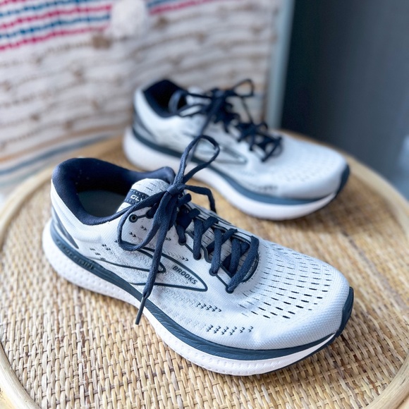 Brooks Shoes - Brooks Glycerin 19 Grey Ombré White Road-Running Sneakers Women’s Size 8 Wide